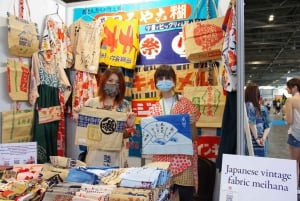 Tokyo: Sewing a short length apron with a vintage tenugui.