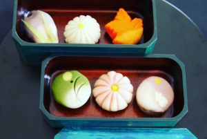 Prepara i dolci tradizionali 'Nerikiri' e il matcha a Shibuya