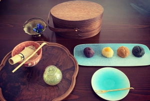Prepara i dolci tradizionali 'Nerikiri' e il matcha a Shibuya