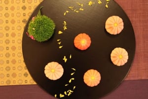 Prepara i dolci tradizionali 'Nerikiri' e il matcha a Shibuya