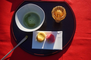 Токио: мастер-класс по приготовлению матча под открытым небом в Сибуя