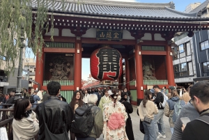 Tokyo: Shibuya Walking Tour with Skyscraper Views