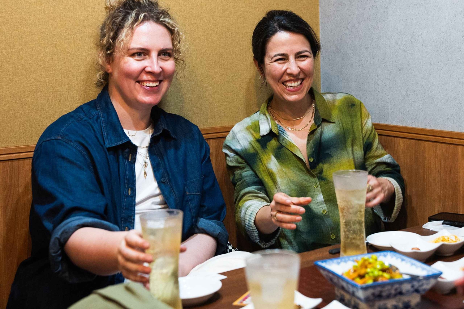 Tokyo: Shinjuku barrunda och karaoke på kvällen