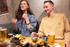 Tóquio: Tour noturno por bares e passeio a pé em Shinjuku