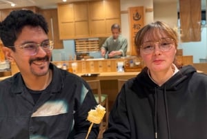 Tokyo : visite guidée des bars de Shinjuku avec repas et boissons
