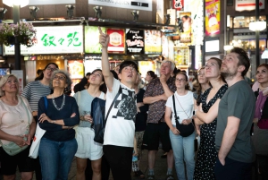 Tokio: Visita guiada nocturna a pie por el distrito de Shinjuku