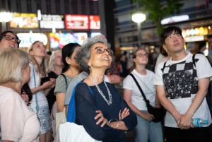 Tokio: Visita guiada nocturna a pie por el distrito de Shinjuku
