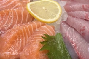 Tóquio: Excursão Noturna para Rapazes em Shinjuku (Coma, Beba e Socialize)