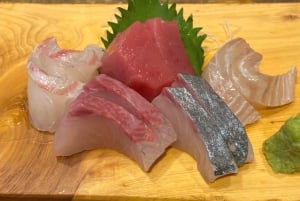 Tokyo: Shinjuku Local food guided walking tour