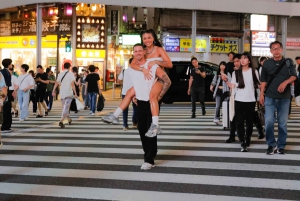 Tokyo: Shinjuku Night Photography Tour with Photographer