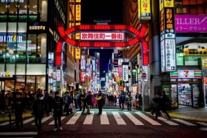 Tokyo: Shinjuku kvällstur med 6 rätter och fri dryck