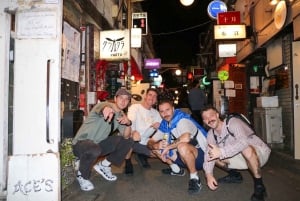 Tokyo: Shinjuku kvällstur med 6 rätter och fri dryck