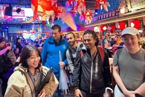 Tóquio: Excursão a pé pela vida noturna e ruas secretas de Shinjuku