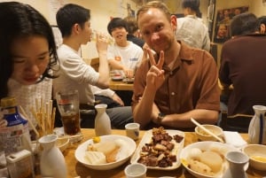 Tokyo: Shinjuku Hidden Japanese Bar Tour (Neon Light City)