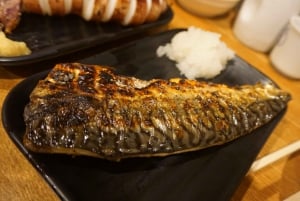 Tokyo: Shinjuku Hidden Japanese Bar Tour (Neon Light City)