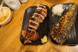 Tokyo: Shinjuku Hidden Japanese Bar Tour (Neon Light City)