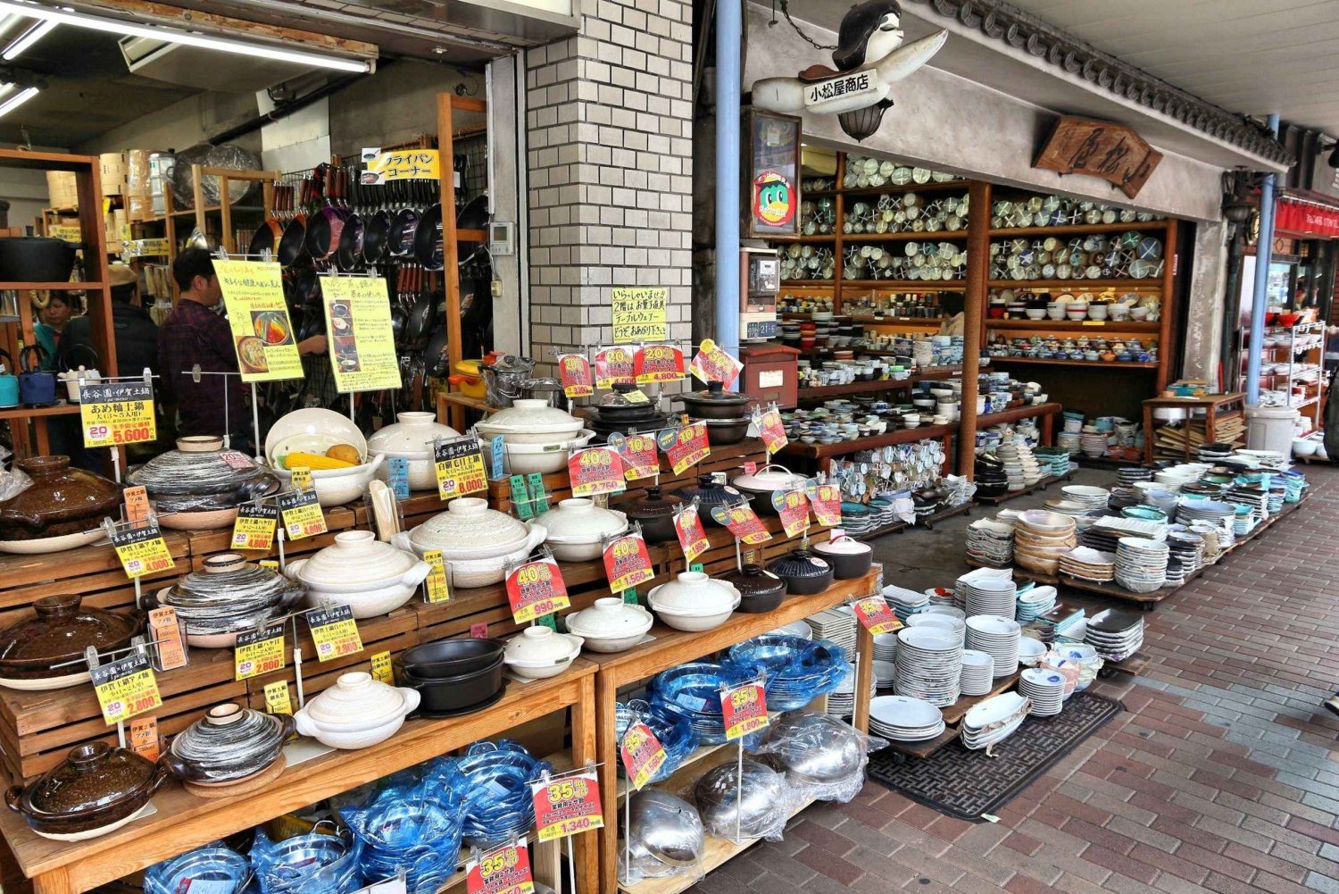 Tour privato della via dello shopping di Tokyo Guida autorizzata dal governo