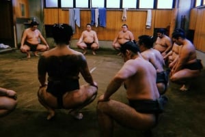 Tokio: Poranny trening sumo w Ryogoku i sesja zdjęciowa
