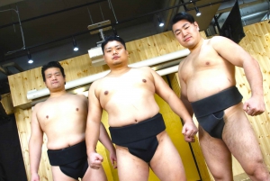 Tokyo: Sumo Show Experience with Chicken Hot Pot and a Photo