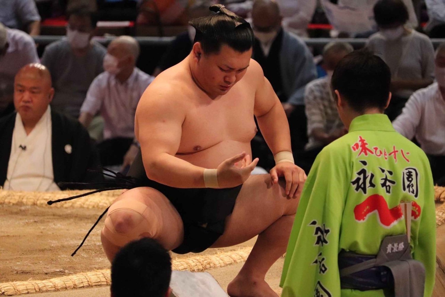 Expérience de sumo à Tokyo : chanko et mochi avec un ancien professionnel