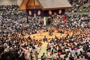 Tokio: turniej sumo: wycieczka z przewodnikiem + bilet i przydzielone miejsce