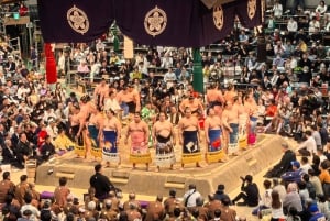 Tokio: turniej sumo: wycieczka z przewodnikiem + bilet i przydzielone miejsce