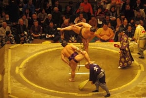 Tokyo: Tour del torneo di sumo con biglietti per il posto in poltrona