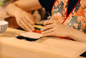 Tokyo : cours de préparation de sushis en veste happi près d'un site célèbre