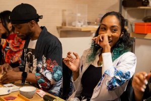 Tokyo : cours de préparation de sushis en veste happi près d'un site célèbre