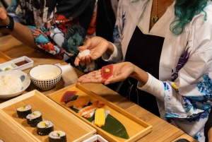 Tokyo : cours de préparation de sushis en veste happi près d'un site célèbre