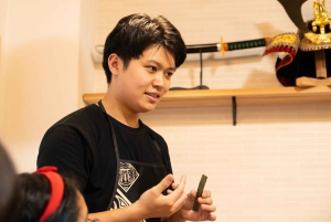 Tokyo : cours de préparation de sushis en veste happi près d'un site célèbre