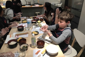 Tokyo: Sushi-kursus med to sideretter og misosuppe