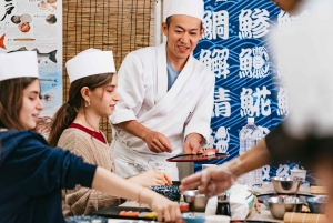 Tokyo : cours de préparation de sushis avec un chef professionnel et visite du marché aux poissons de Tsukiji