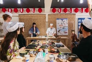 Tokyo : cours de préparation de sushis avec un chef professionnel et visite du marché aux poissons de Tsukiji
