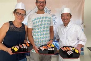Tokyo : cours de préparation de sushis avec un chef professionnel et visite du marché aux poissons de Tsukiji