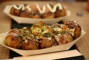 Tokio: cocina takoyaki en una casa local