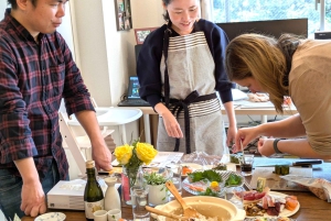 Tokyo: Temari Sushi & Matcha Cooking Class with Food Tour