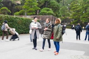 Tokyo: Private Tour of the Imperial Palace East Gardens