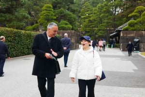 Tokyo: Private Tour of the Imperial Palace East Gardens