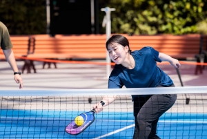 Токио: игра в пиклбол на крыше телевизионной башни