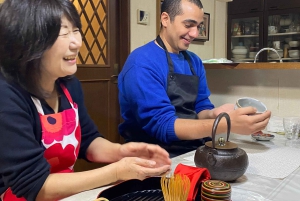 Tokio: Traditioneller Udon-Nudelkurs mit Fußkneten