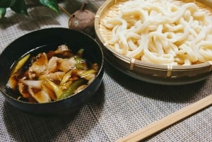 Tokio: Traditioneller Udon-Nudelkurs mit Fußkneten
