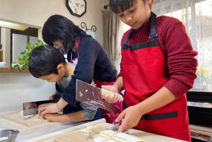 Tóquio: Aula de massa Udon tradicional amassada com os pés