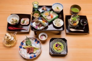 Tokyo: Japanese Traditional Performing Arts Show with Dinner