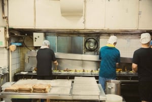 Tokyo: Tsukiji Fish Market Street Food Tour with Tasting