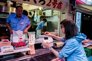 Tokio: Tour por el mercado de pescado de Tsukiji con degustación de sashimi fresco