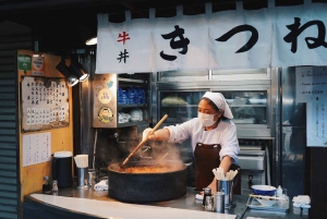 Tokyo: Tsukiji Market and Hongwanji Temple Guided Tour