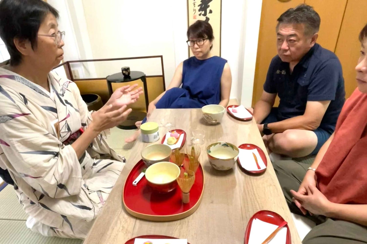 Tokio: Tsukiji-markkinoiden sushikurssi ja teeseremonia