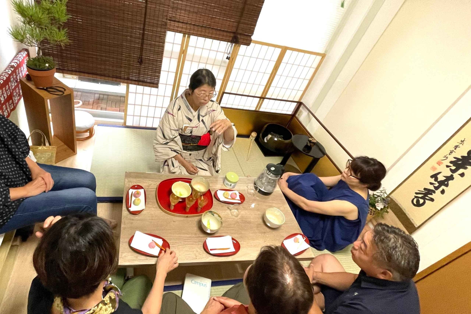 Tokio: Tsukiji-markkinoiden sushikurssi ja teeseremonia