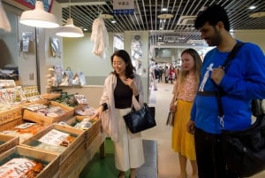 Tokyo: Tsukiji Market Walking Tour & Sushi Cooking Class